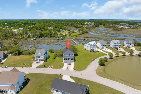 1827 Olde Farm Rd, Morehead City, NC 28557