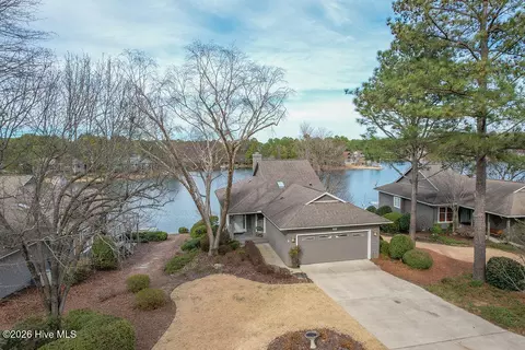 6 Westlake Pointe Dr, Pinehurst, NC 28374