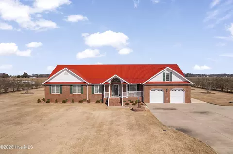 567 Old Neck Rd, Hertford, NC 27944