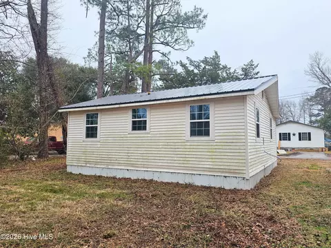 410 Devane St, Wallace, NC 28466 photo 9