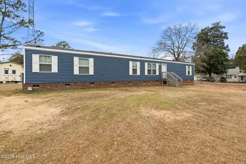 102 Chestnut Ln, Rockingham, NC 28379