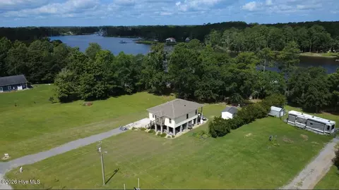 297 Snug Harbor Ln, Bath, NC 27808