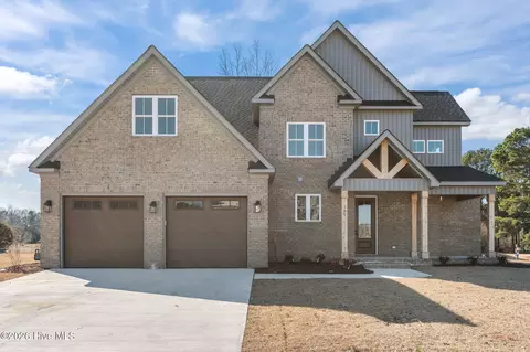 100 Blackwater Dr, Winterville, NC 28590