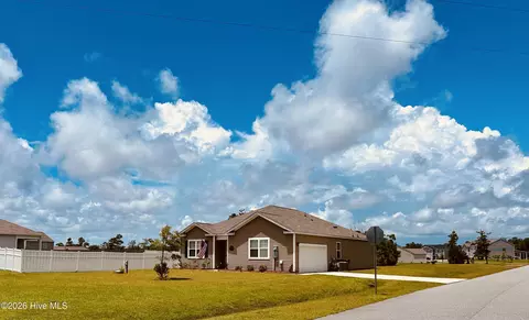 215 Brim Ct, Peletier, NC 28584