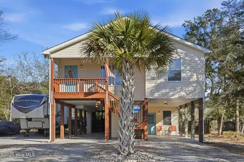 140 NE 18th St, Oak Island, NC 28465