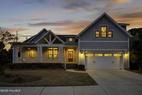 105 Helmsman Dr, Wilmington, NC 28412