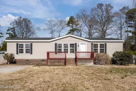 327 Cypress Knoll Dr, Richlands, NC 28574