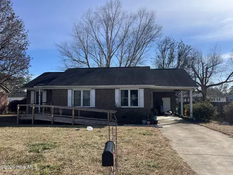1310 E 11th St, Lumberton, NC 28358