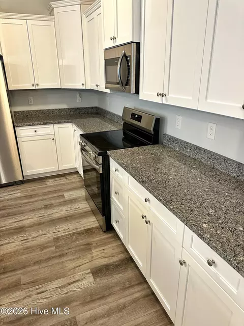 Kitchen - 211 Baker Rd, Hubert, NC 28539 photo 5 of 5