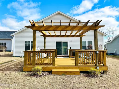 Exterior - 211 Baker Rd, Hubert, NC 28539 photo 3 of 8