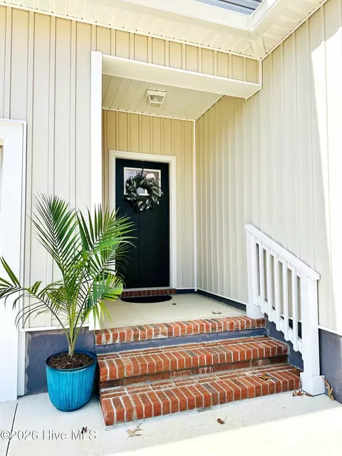 Exterior - 211 Baker Rd, Hubert, NC 28539 photo 1 of 8