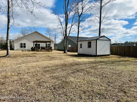 Exterior - 211 Baker Rd, Hubert, NC 28539 photo 7 of 8