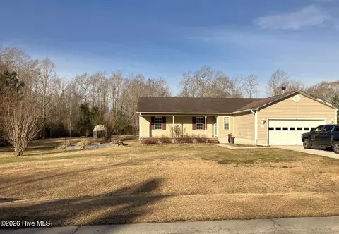 102 Poplar Ridge Rd, Jacksonville, NC 28546
