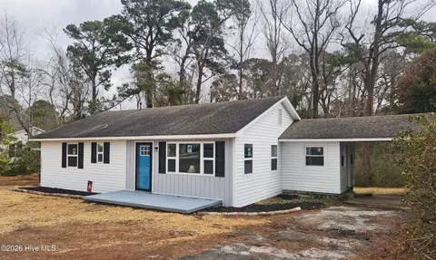132 S Navassa Rd, Leland, NC 28451