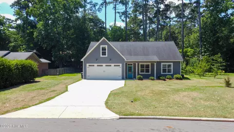 102 Ironwood Dr, Greenville, NC 27834