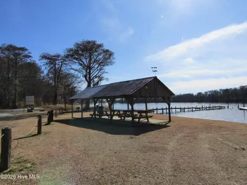 117 Vincent Dr, Windsor, NC 27983 photo 3
