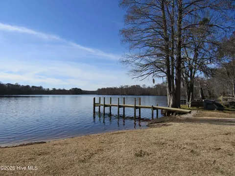 117 Vincent Dr, Windsor, NC 27983 photo 4