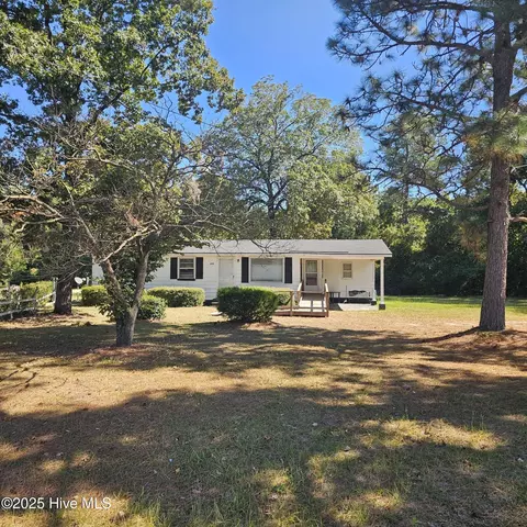770 Simmons Rd, Clinton, NC 28328