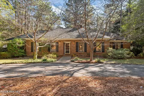 265 Fairway Dr, Southern Pines, NC 28387