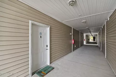 100 Gateway Condos Dr UNIT 115, Surf City, NC 28445