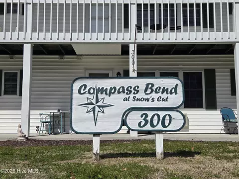 300 Spencer Farlow Dr #F, Carolina Beach, NC 28428