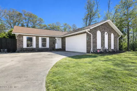 104 SE 16th St, Oak Island, NC 28465