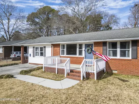 609 Forest Grove Ave, Jacksonville, NC 28540