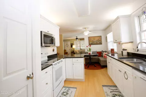 Kitchen - 623 Pinehurst Trace Dr, Pinehurst, NC 28374 photo 5 of 6