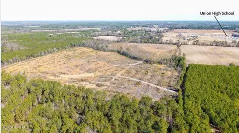 900- 1100 Kader Merritt Rd, Rose Hill, NC 27458