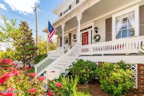 Exterior - 323 E 2nd St, Washington, NC 27889 photo 5 of 10