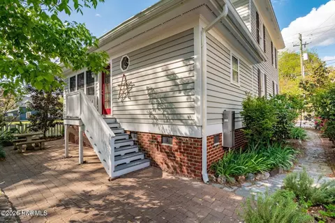 Exterior - 323 E 2nd St, Washington, NC 27889 photo 9 of 10