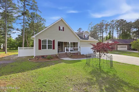 6110 Albatross Dr, New Bern, NC 28560