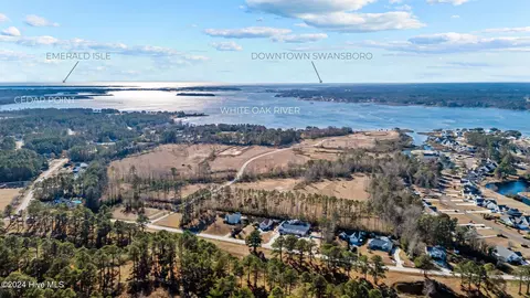 246 Amphitheater Dr, Swansboro, NC 28584