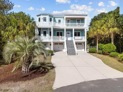 110 Camp Wyatt Ct, Kure Beach, NC 28449