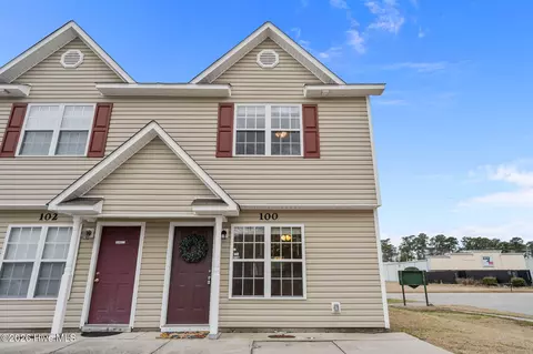 100 Cornerstone Pl, Jacksonville, NC 28546