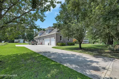 Exterior - 496 Captain Beam Blvd, Hampstead, NC 28443 photo 7 of 13