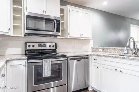Kitchen - 150 S Plum St, Pinebluff, NC 28373 photo 3 of 3