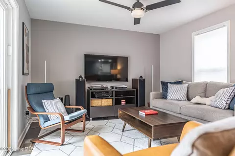 Living - 150 S Plum St, Pinebluff, NC 28373 photo 1 of 3