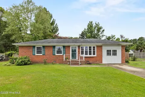 118 Princeton Dr, Jacksonville, NC 28546