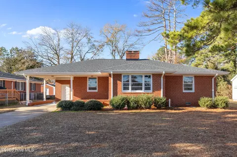 509 SE 2nd St, Snow Hill, NC 28580