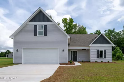303 Ramonas Lake Ct, New Bern, NC 28560