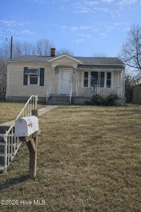 328 Mulberry St, Reidsville, NC 27320