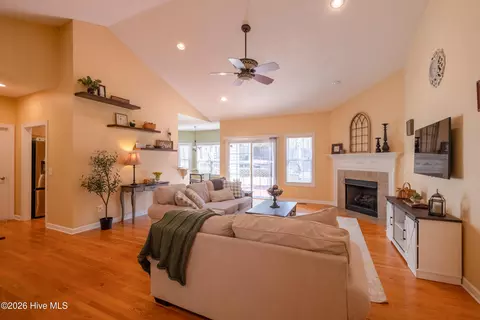 Living - 20 Bradley Ln, Pinehurst, NC 28374 photo 3 of 3
