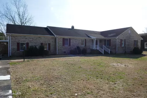 1803 Vine St, Elizabeth City, NC 27909