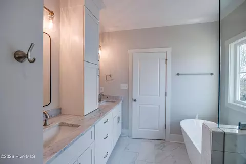 Bath - 3216 Whichards Beach Rd, Chocowinity, NC 27817 photo 3 of 7