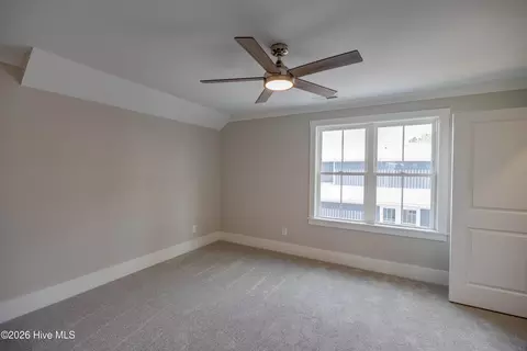 Bedroom - 3216 Whichards Beach Rd, Chocowinity, NC 27817 photo 2 of 8