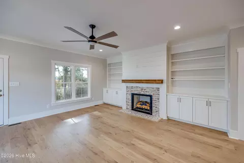 Living - 3216 Whichards Beach Rd, Chocowinity, NC 27817 photo 5 of 9