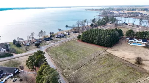 1300 Albemarle Dr, Elizabeth City, NC 27909