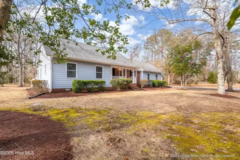114 Country Pl, Washington, NC 27889