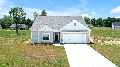 405 Alice Ln, Burgaw, NC 28425